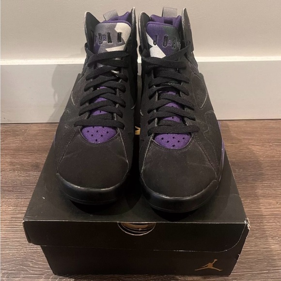 Jordans - Picture 4 of 6